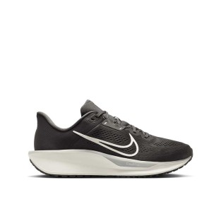 NIKE QUEST 6
