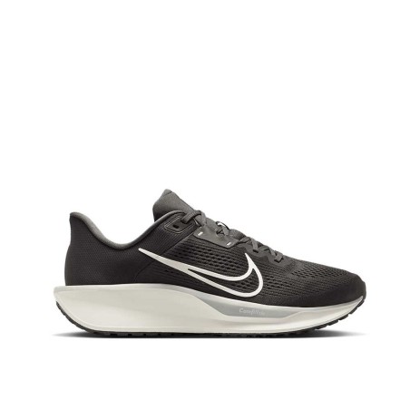 NIKE QUEST 6
