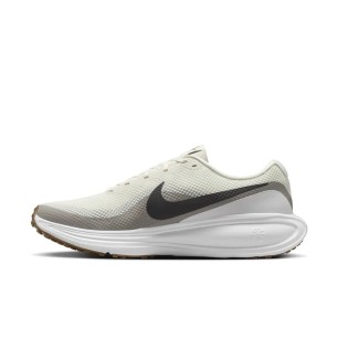 NIKE REVOLUTION 8